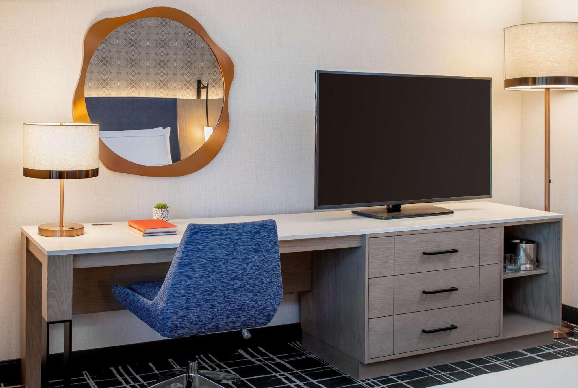 Doubletree Suites By Hilton Salt Lake City Bagian luar foto