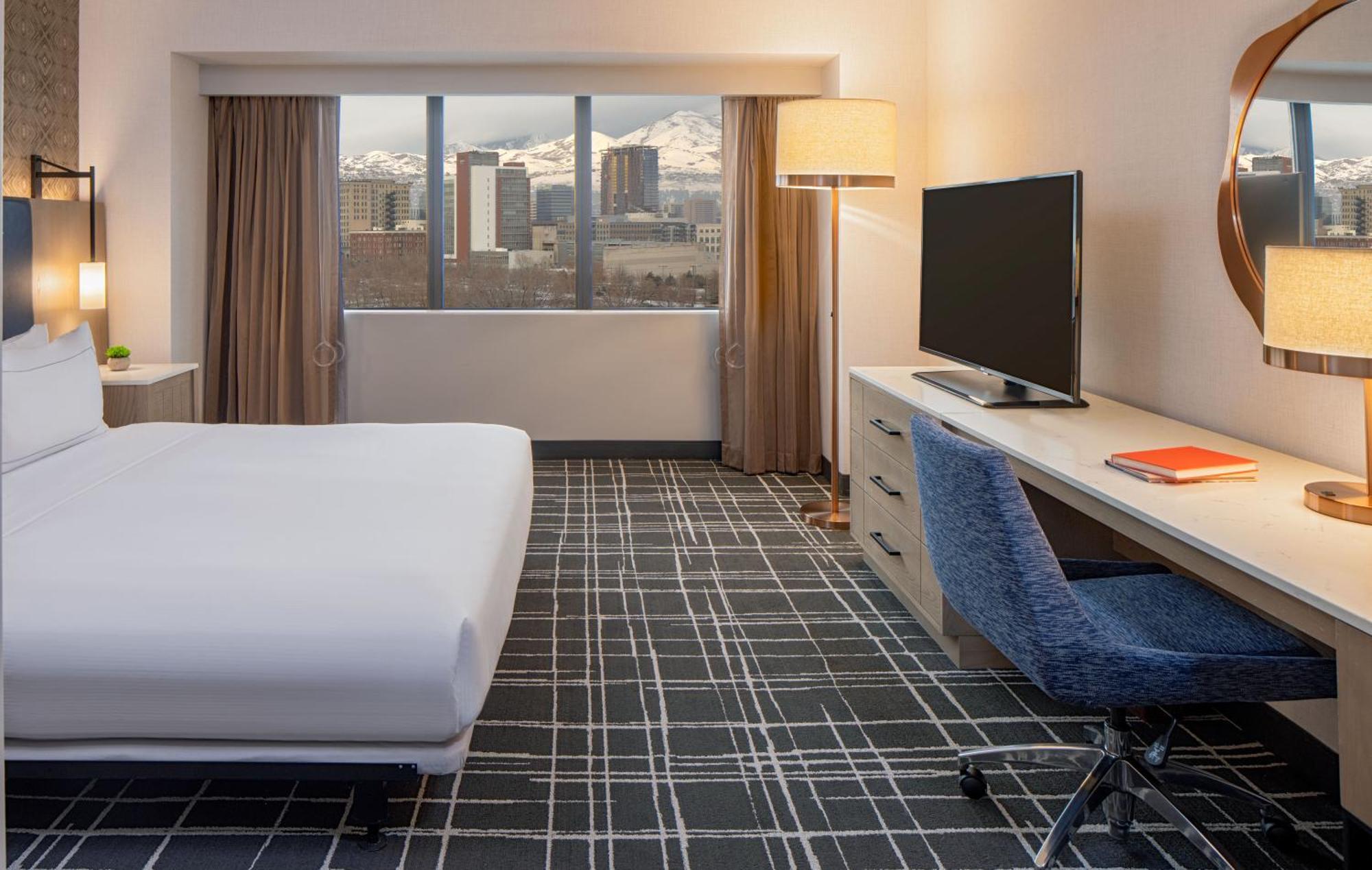Doubletree Suites By Hilton Salt Lake City Bagian luar foto