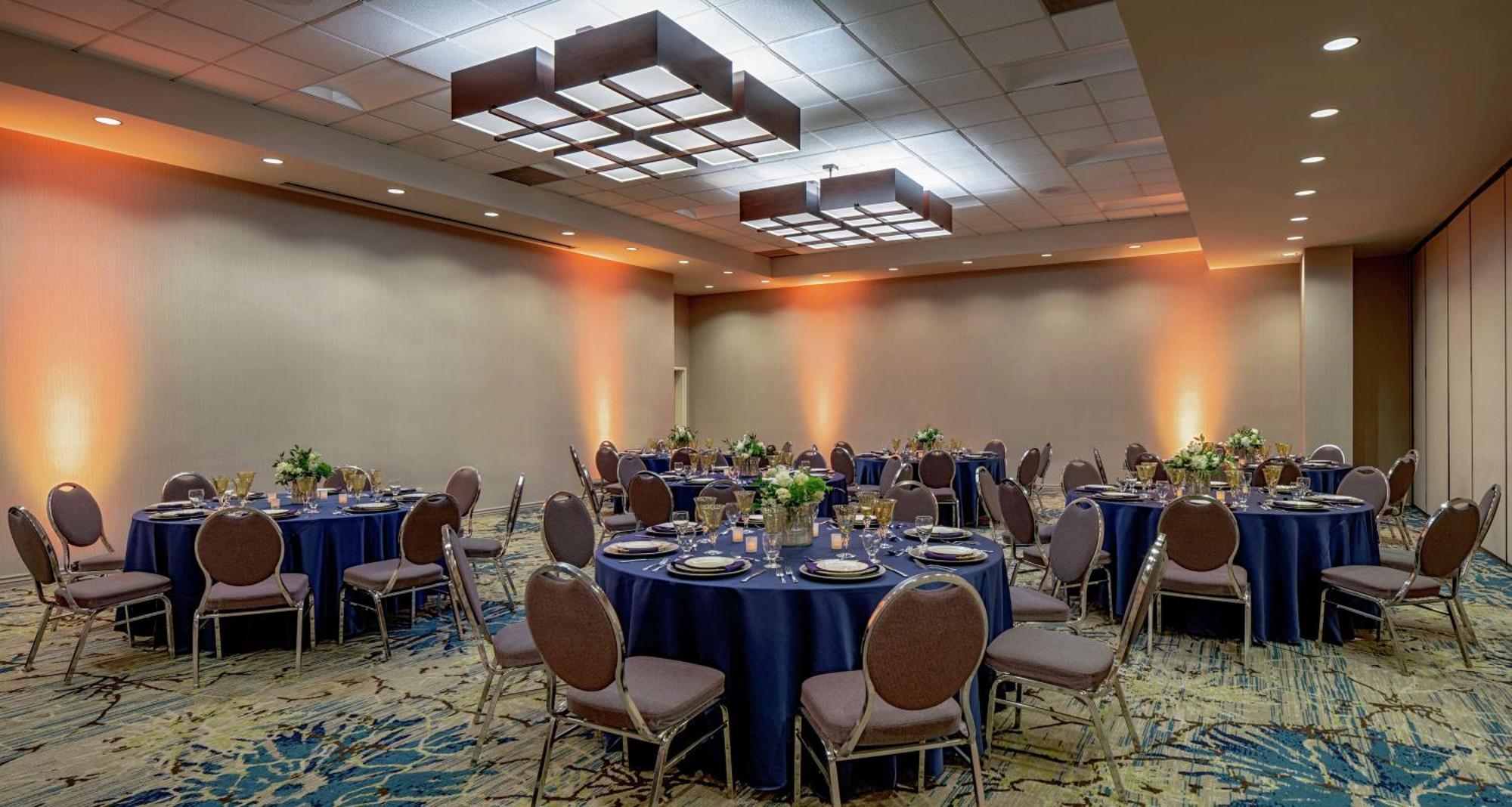 Doubletree Suites By Hilton Salt Lake City Bagian luar foto