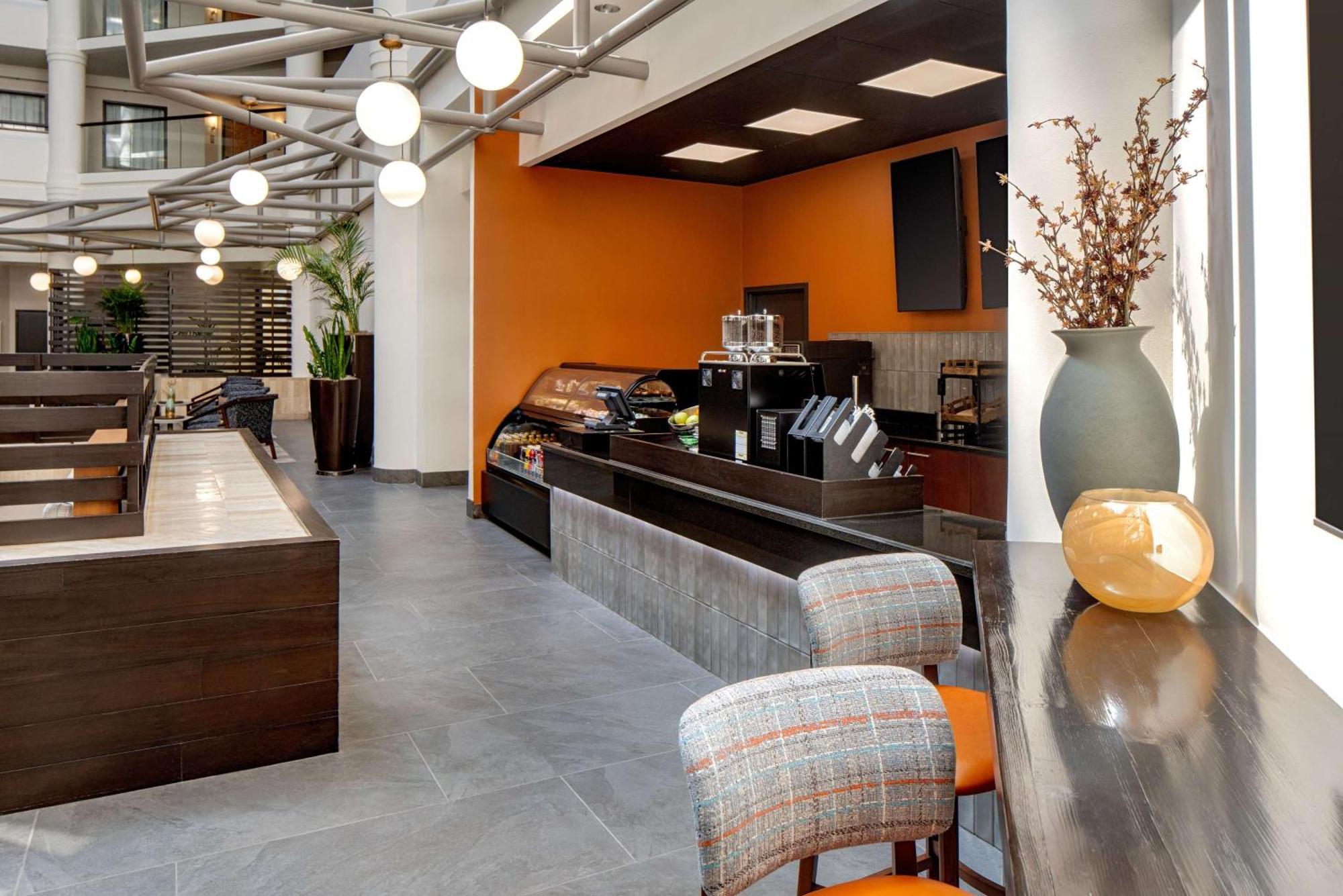 Doubletree Suites By Hilton Salt Lake City Bagian luar foto