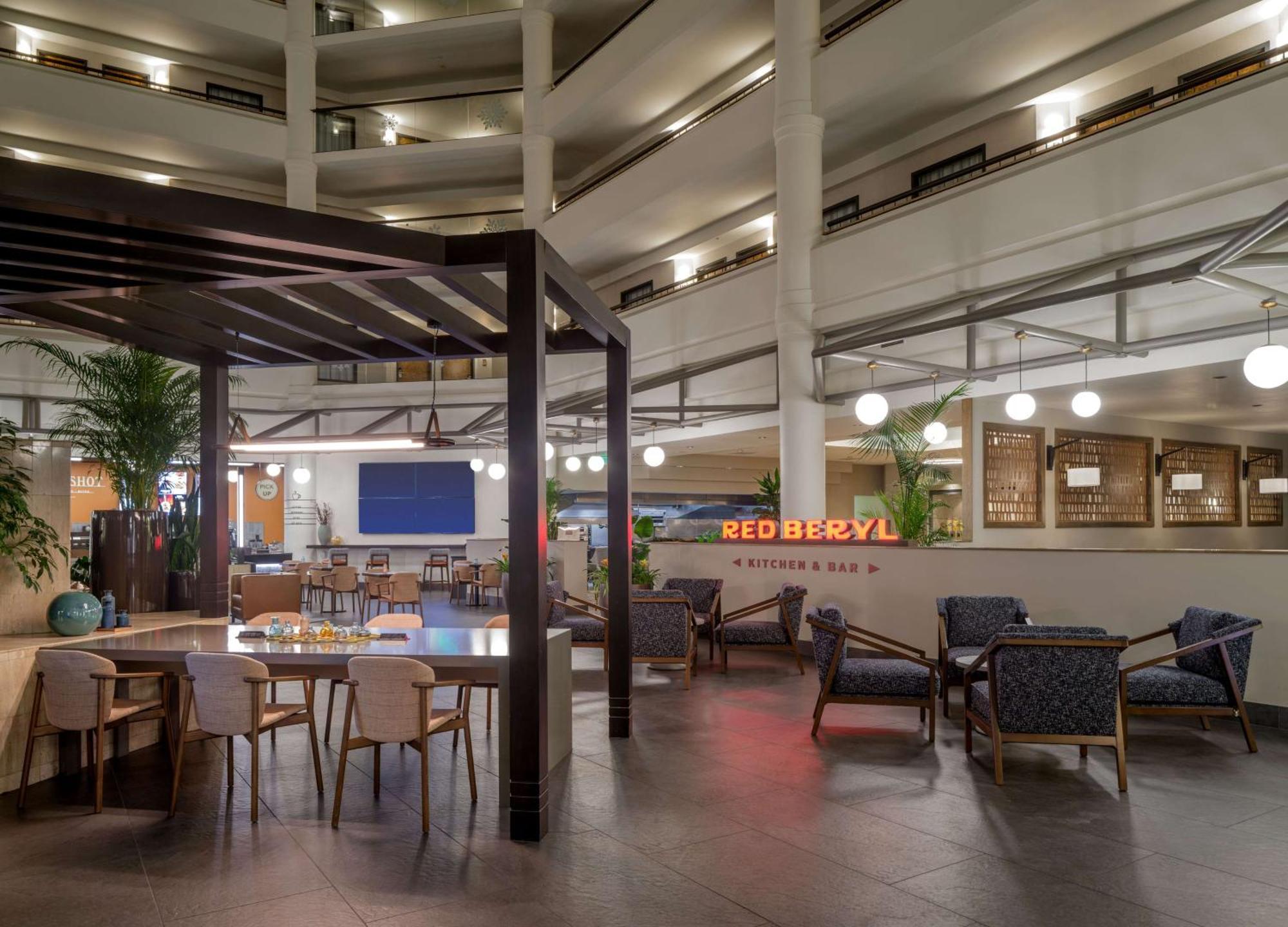 Doubletree Suites By Hilton Salt Lake City Bagian luar foto